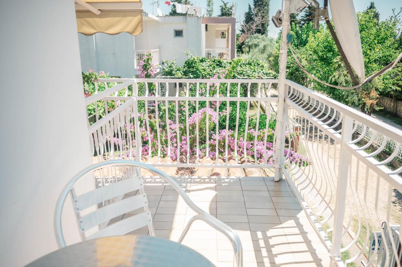 Vila Adriatik Ulcinj Exteriör bild