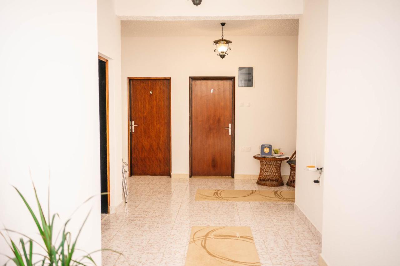 Vila Adriatik Ulcinj Exteriör bild
