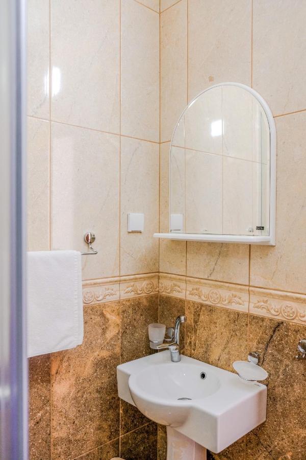Vila Adriatik Ulcinj Exteriör bild